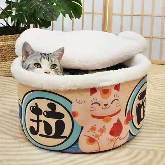 panier maison pour chat chat cocon couvercle mi ouvert